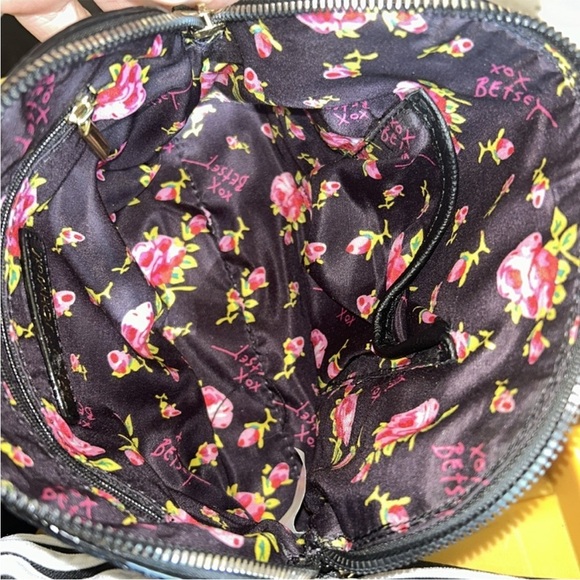 Betsy Johnson Crossbody  Handbag - Picture 4 of 4